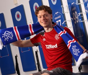 8868体育官网-官方：沃尔夫斯堡边锋奥尔森租借加盟流浪者，含选择买断条款