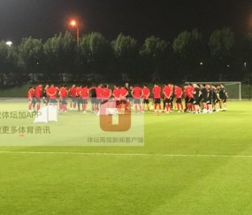 8868体育官方网站-国足全员出勤备战中日大战 李铁与池忠国单独交流