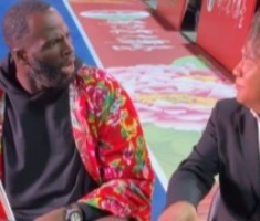 梦幻融入！追梦大花袄吹唢呐转手绢 联动宋小宝惊出表情包